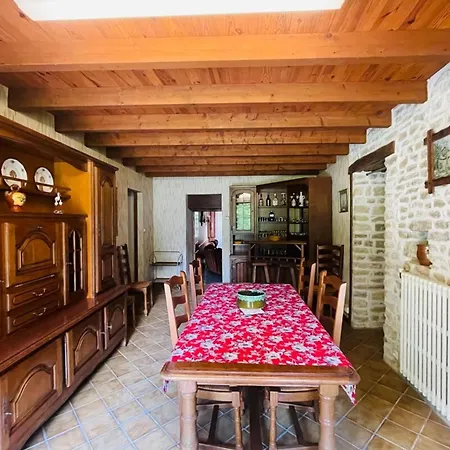 Maison De Campagne Nantille